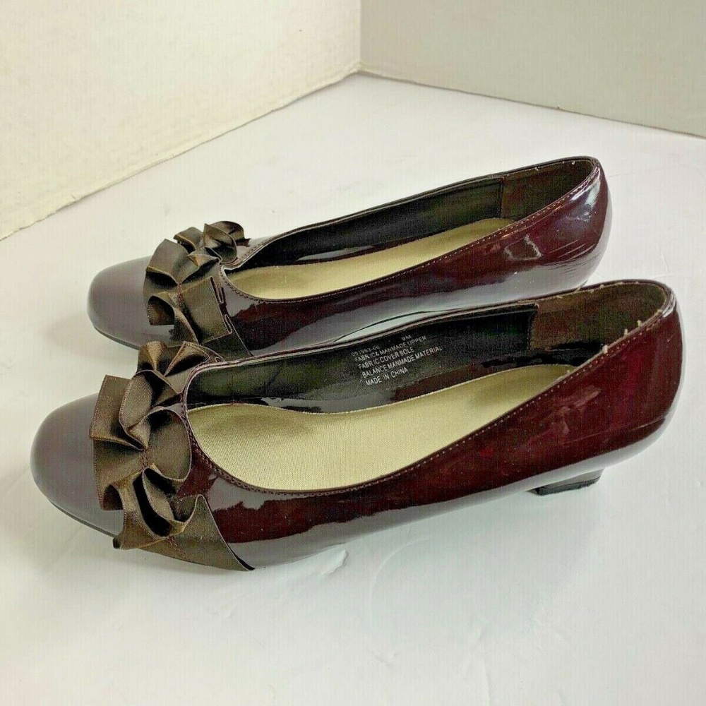 Valley Lane WOmens Sz 9 m Brown Slip On Shoes Kitten Heel 1.5 in